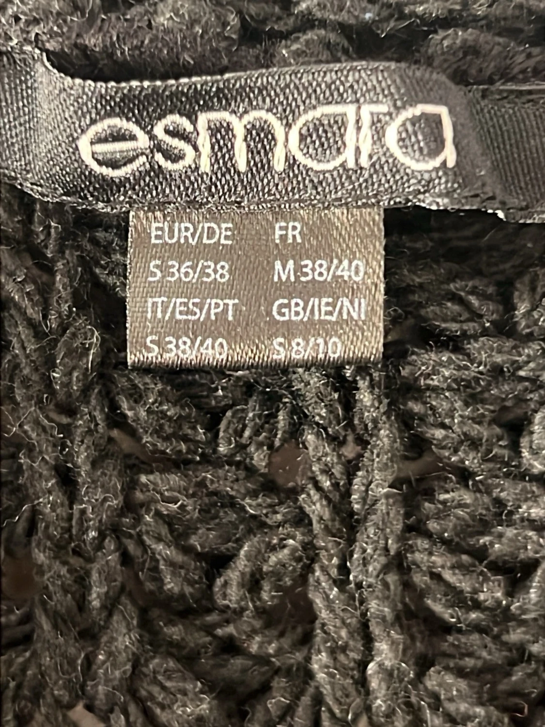 Svart stickad kofta  - 1