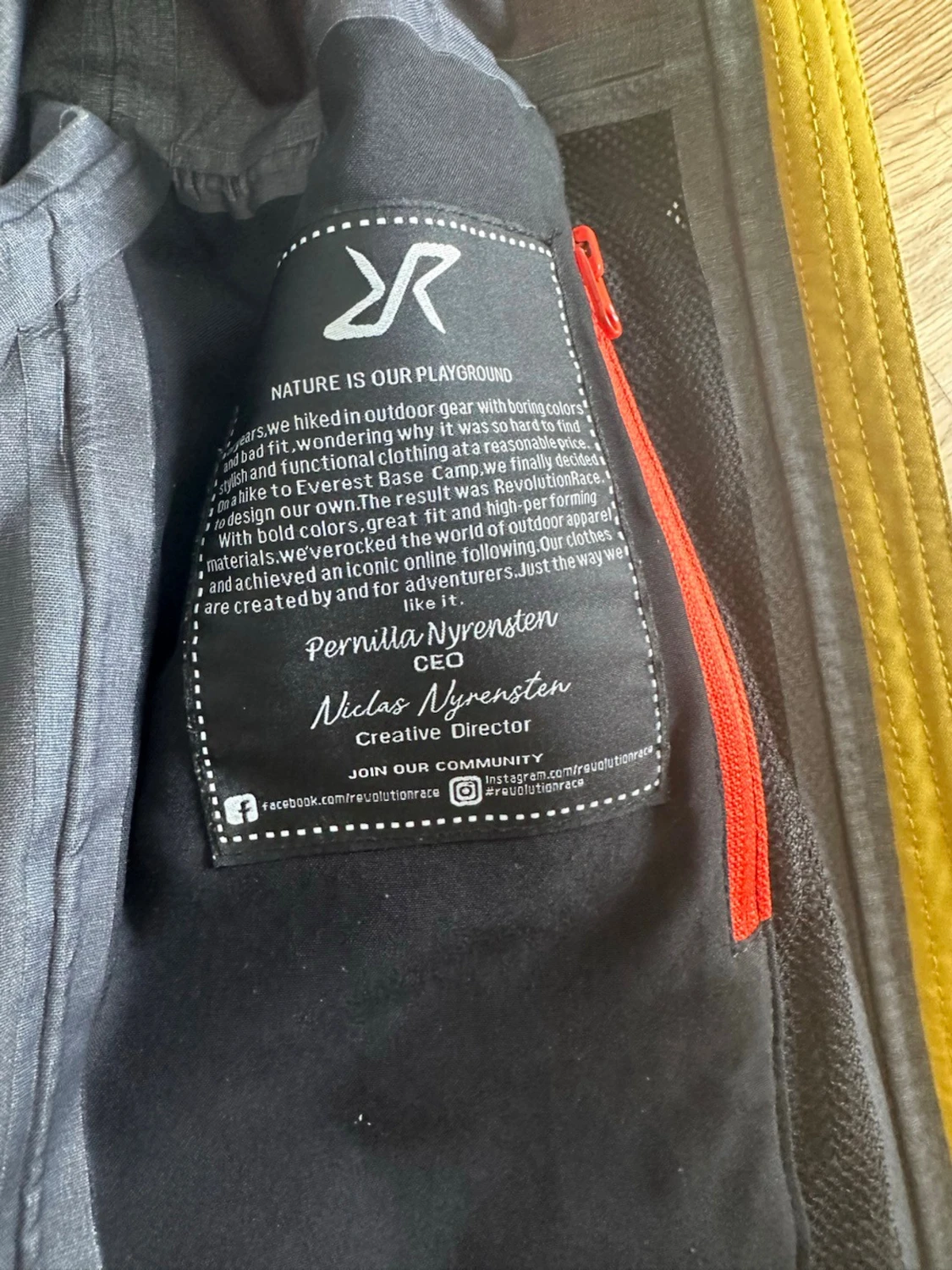 Gul vindjacka från Revolutionrace  - 3