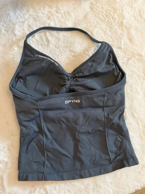 Dfyne Impact Strappy Longline Top - Slate Grey - Fint skick! Stl M