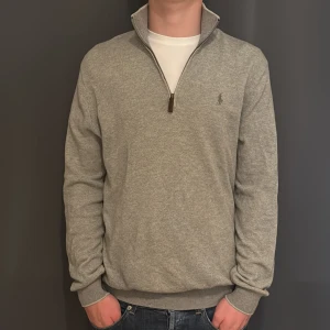 Ralph Lauren Half Zip - - Condition: 9/10 - Color: Gray - Size: S - Retail price: 2199 SEK 