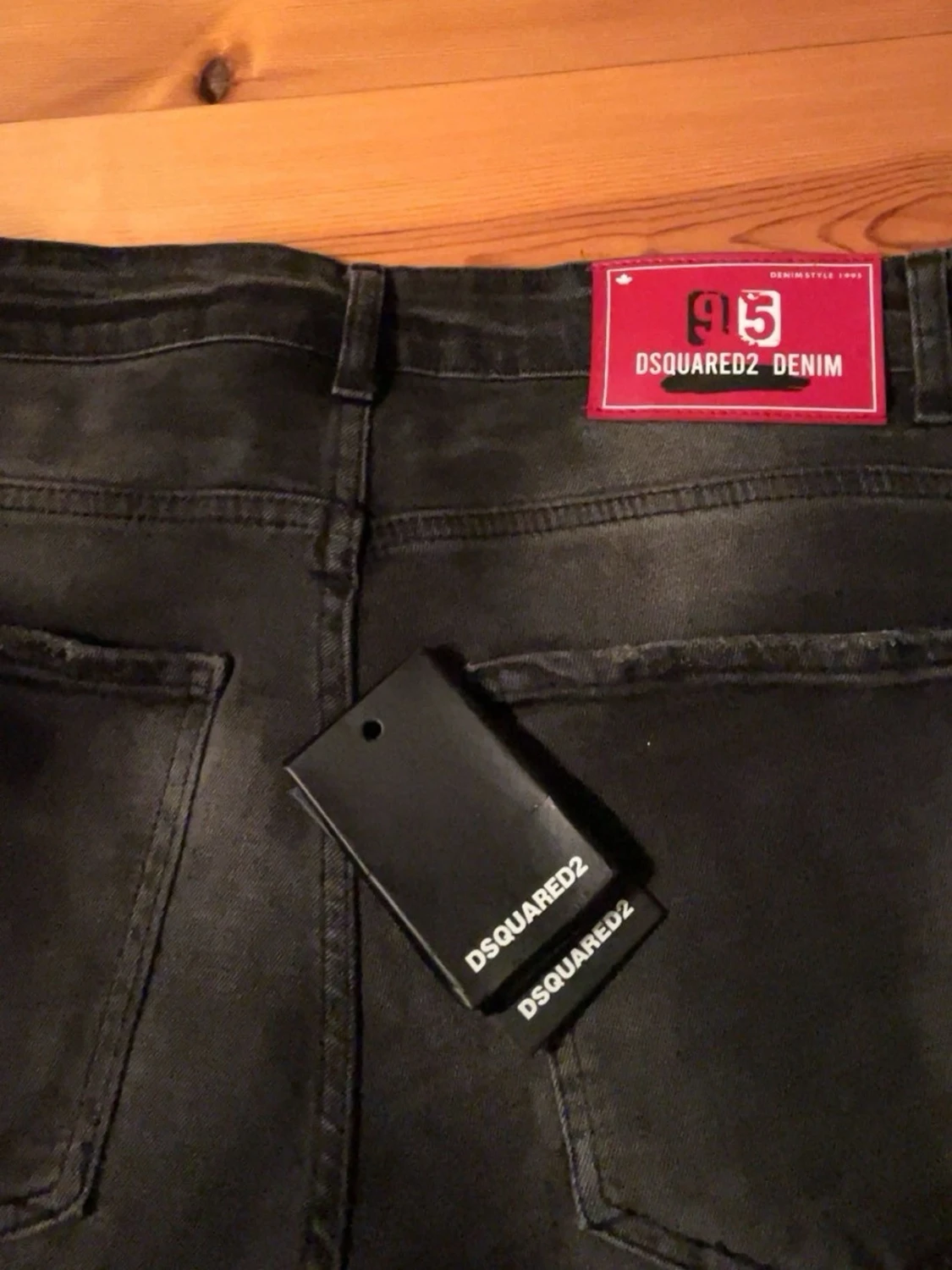 Svarta Dsquared2 jeans med detaljer - 2