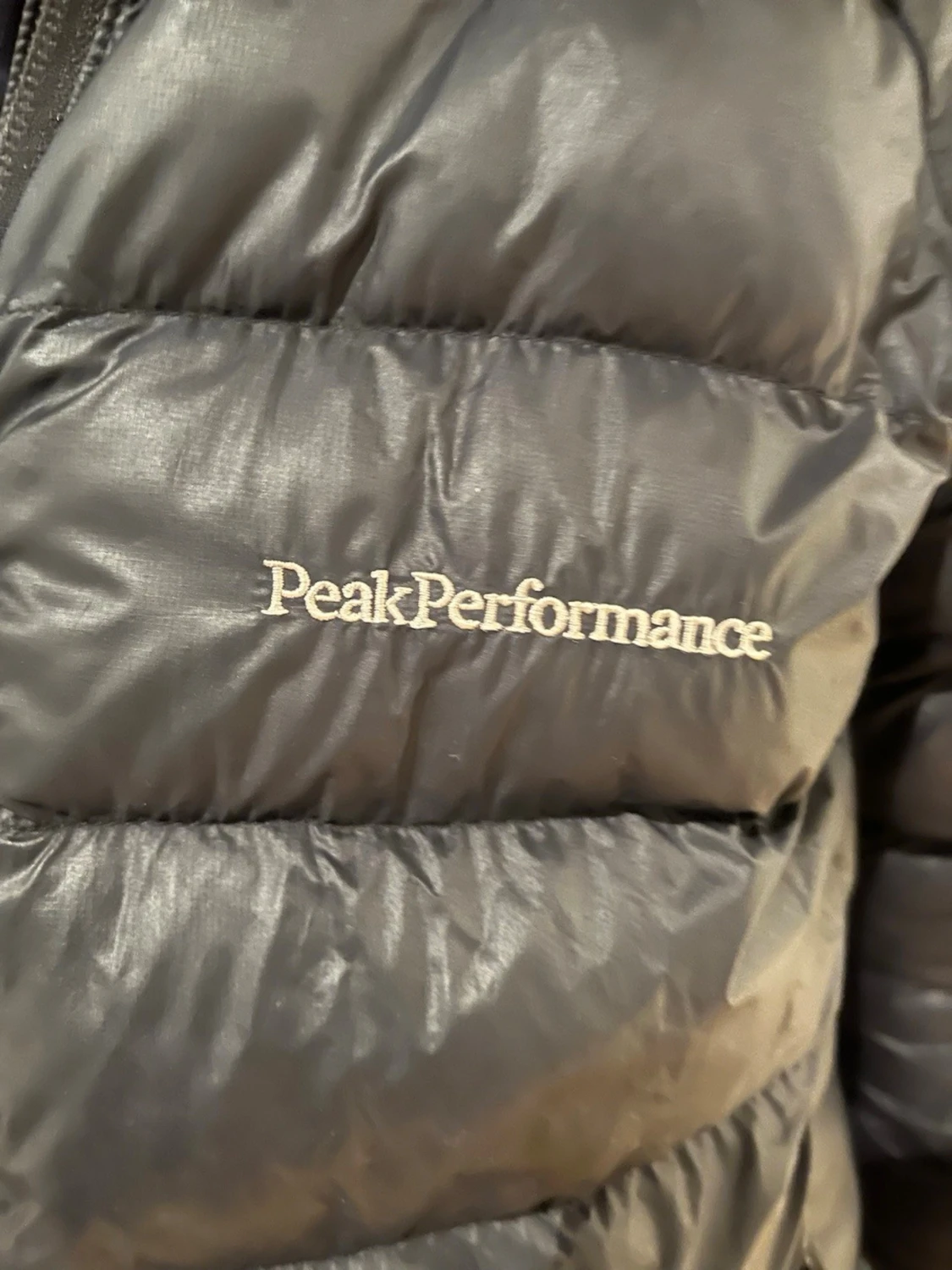 Svart dunjacka med huva Peak Performance - 3