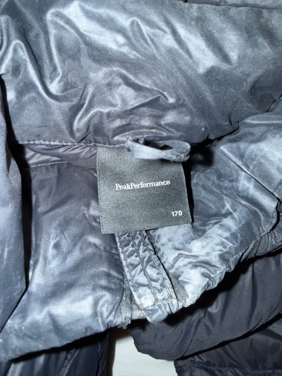 Svart dunjacka Peak Performance - 2