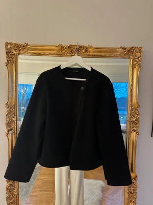 Kappa - Kappa med en knapp från Gina Tricot. Superfin i bra skick!🤍