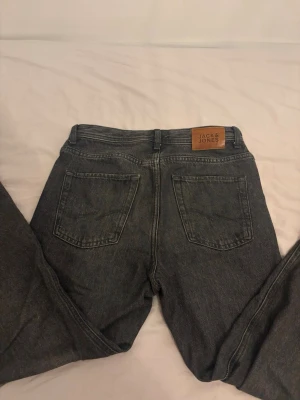 Jack and Jones jeans ”relaxed chris” - Jack and Jones jeans, 158 (13y) men kan användas till lite större. helt nya knappt använda, pris kan diskuteras 