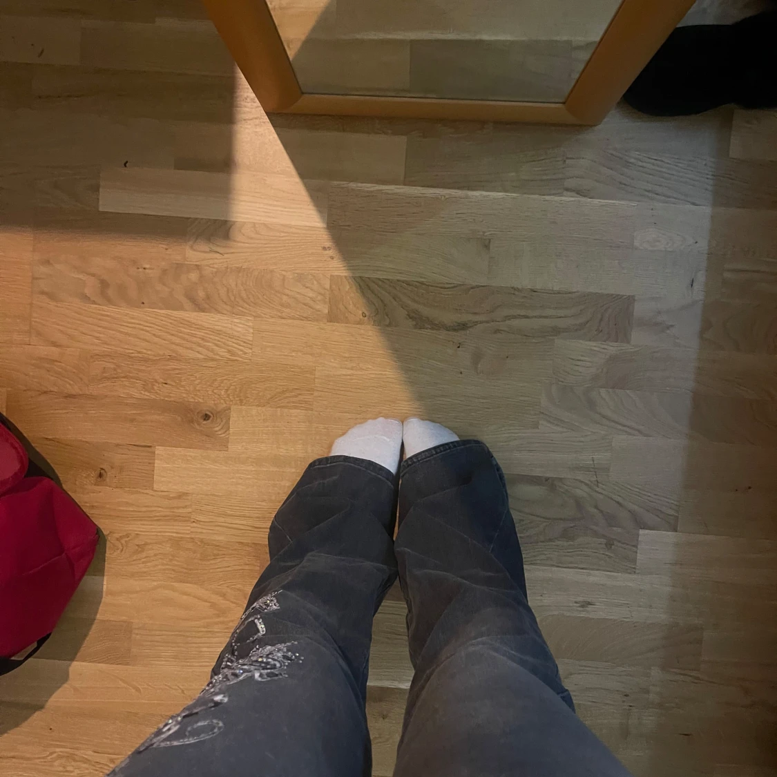 Gråa jeans med strass - 3