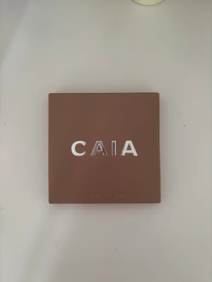CAIA Face Palette classy - Säljer en Classy palette från CAIA då jag fick den i fel färg. Paletten är aldrig använd och är i sin originalförpackning.