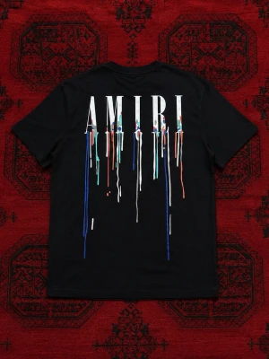 AMIRI t-shirt  - Svart amiri T-shirt perfekt för sommaren och clean outfits. | skick 10/10 utan några defekter, ser ut som ny | Storlek EU S herr | etiketterna och påsen finns kvar och följer med på köp! | pris går att diskutera vid snabbaffär / bundle köp! 🤝💯