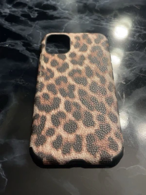 Unika mobilskal Iphone 11 - Säljer unika mobilskal! Alla för 35 kr 💕