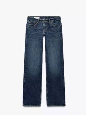 Zara jeans - Jättefina, säljes pga för tajta i midjan för mig. ‼️OBS‼️En av skärp öglorna på höger sida har tappat fäste men det går säkert att sy!(bild 2)