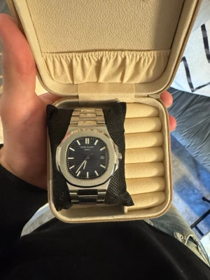 PP klocka  - Sjuk kvalité, väger mycket och känns riktigt bra