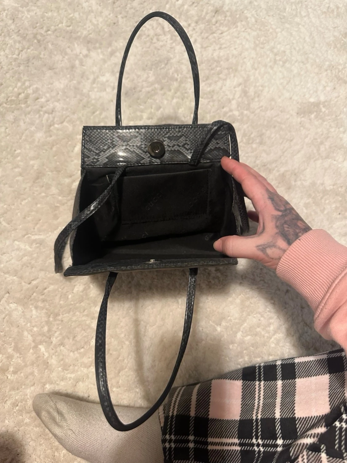 Gucci handväska i ormmönstrat läder - 4