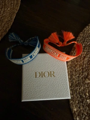 Dior armband - Säljs ihop, knappt använda överhuvudtaget 
