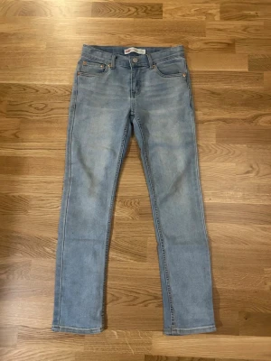 Levi's 512 jeans - Levi's 512 | Skick: 8,5/10 | Size - 12A | Hör av dig vid minsta fråga //CDL