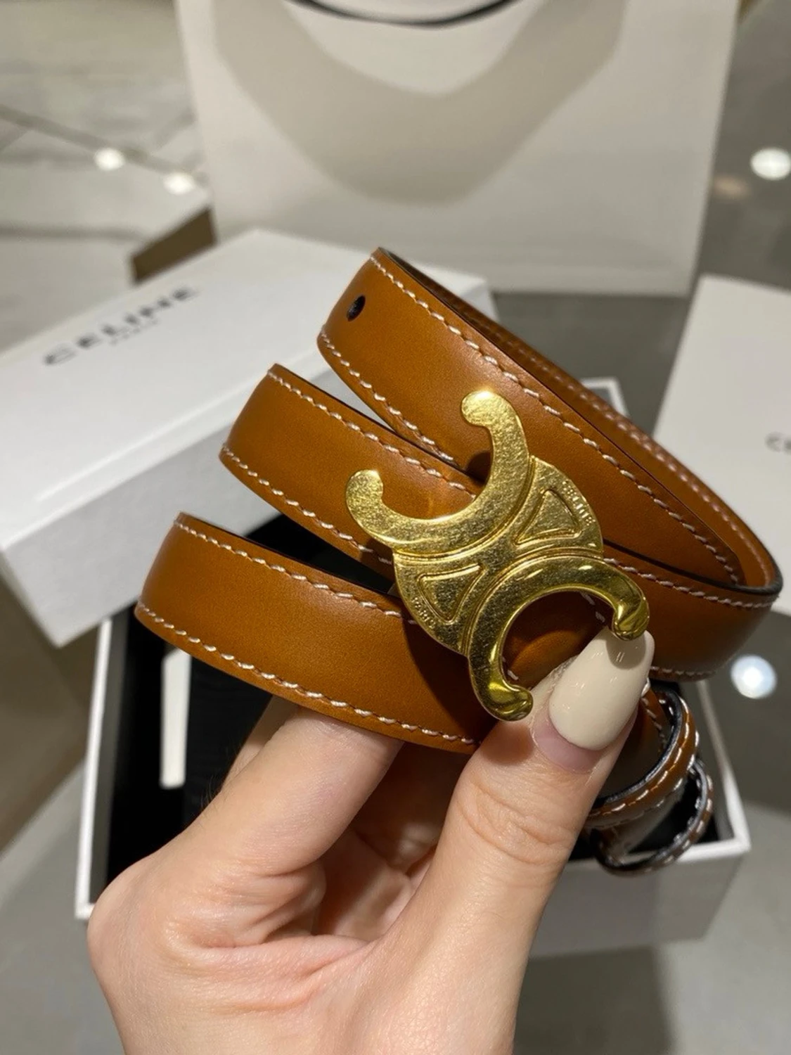 Brunt skärp med guldspänne från Celine - 5