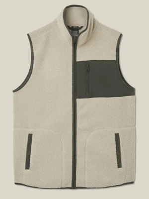 Teddyväst - Säljer min assnygga teddyväst från new body då den inte längre kommer till användning 😇 använd fåtal gånger och har inga defekter. 