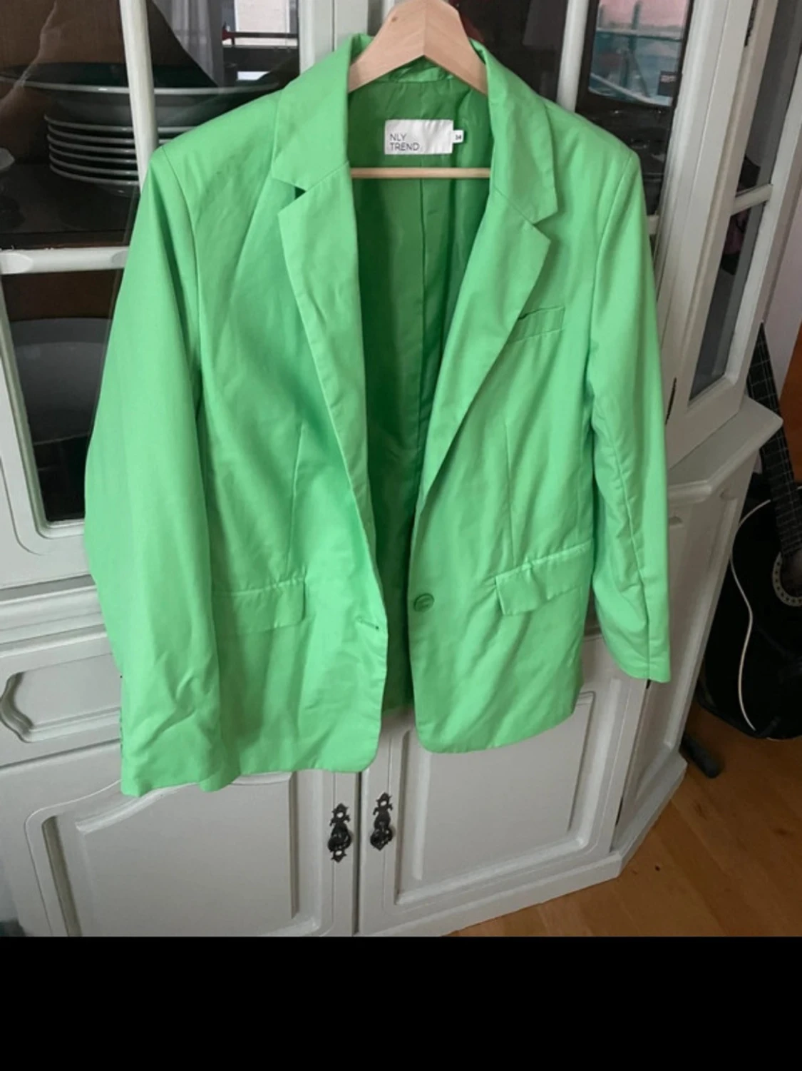 Grön kavaj från NLY Trend