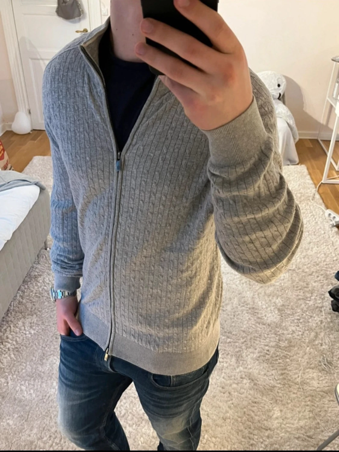 Ljusgrå ziptröja med kabelstickning - 1