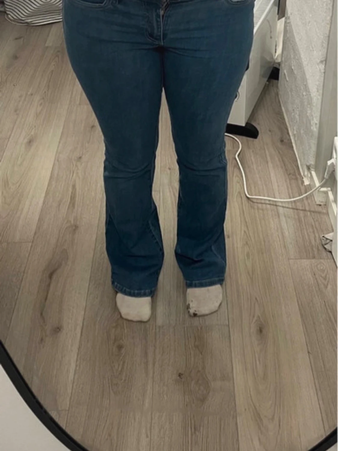 Blå bootcut jeans med hög midja