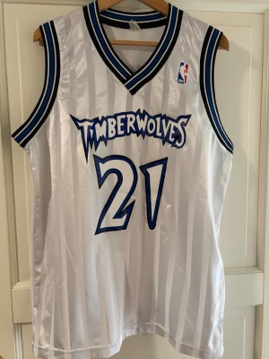 Timberwolves basketlinne Garnett #21 - NBA linne. Kevin Garnett