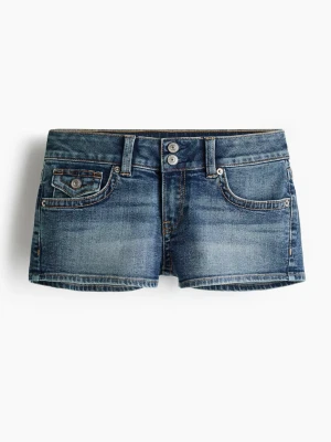Lågmidjade jeansshorts - Jättefina shorts ifrån h&m. Sitter lågmidjade, aldrig änvända då de inte passar mig! Köptes för 299kr