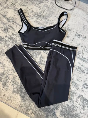 Alo black training set leggings + top - Fits XS-S! Its just like new, with no signs of use! Feel free to ask me questions. We buy and sell original only ❤️🥰