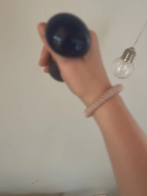 Blå glittrig Squishy fast Rise  - Säljer en blå glittrig Squishy som är fast Rise och lätt att ta med i väskan. Denna squishyn kan du ta med vart som helst om du är stressad 
