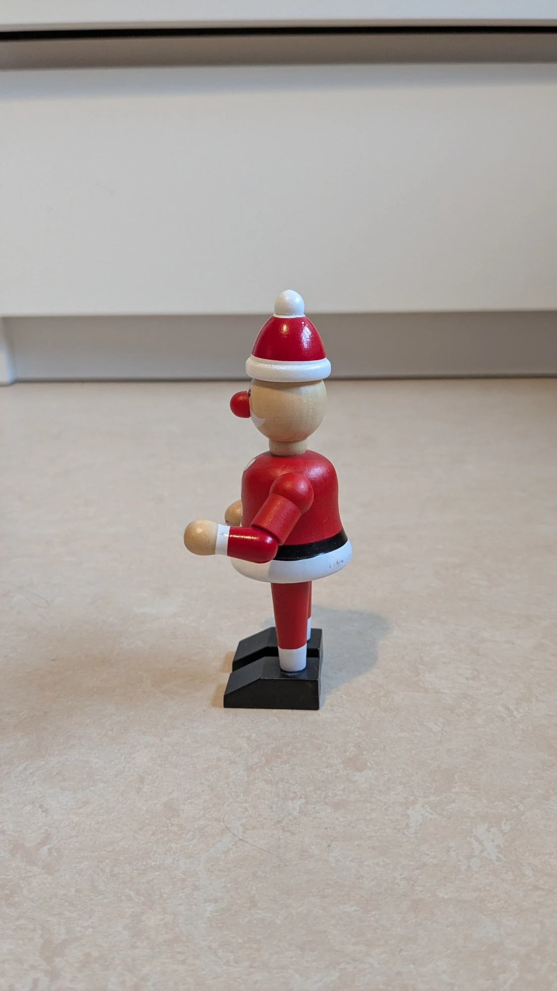 Röd tomte i trä - 5