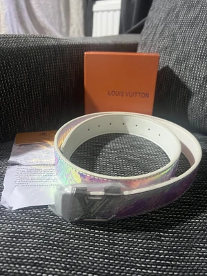 L v bälte  - Du får med allt 