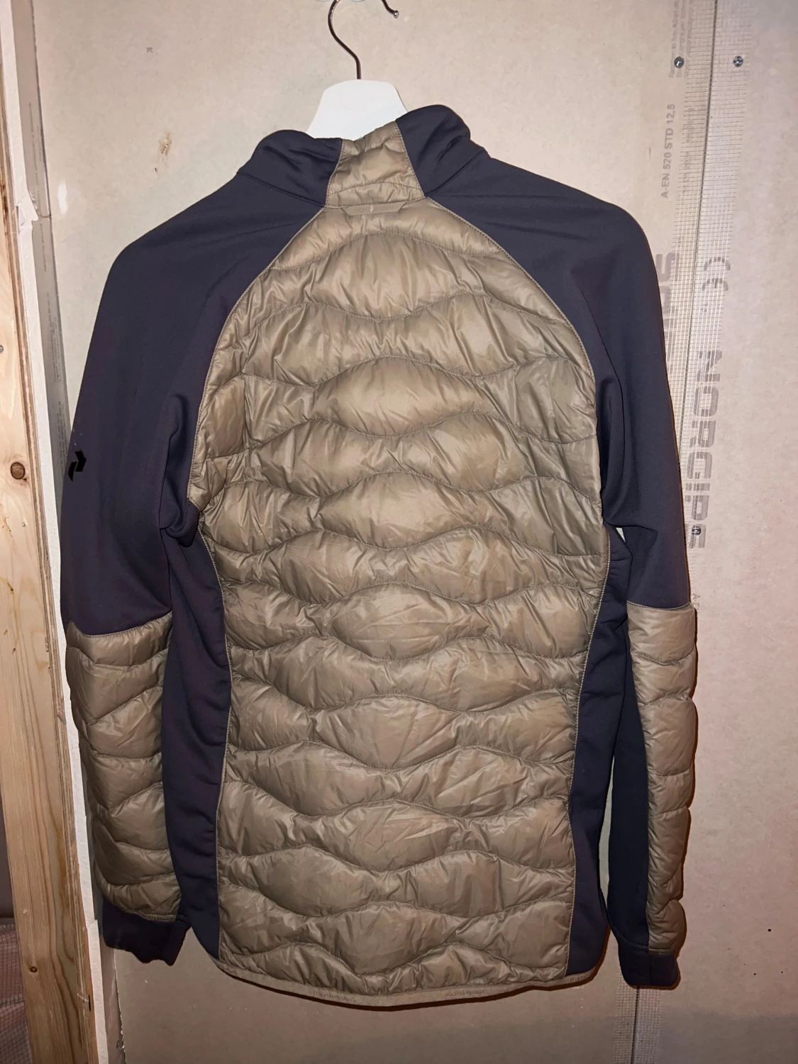 Peak Performance Helium Hybrid jacka - 1