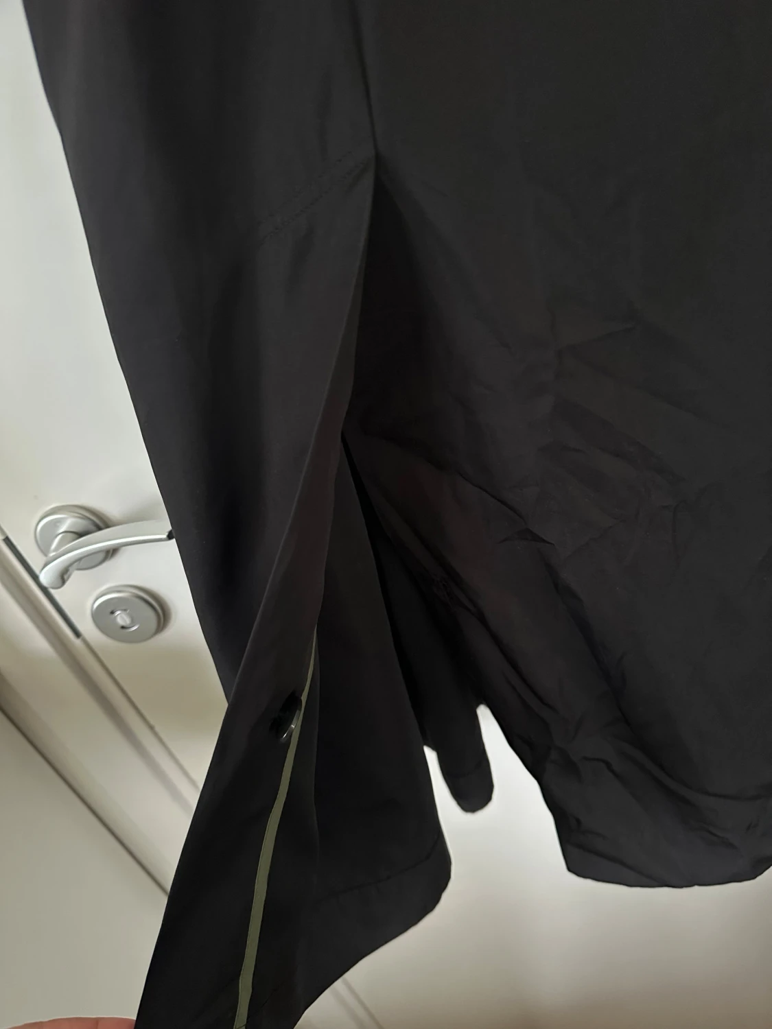 Svart trenchcoat från H&M, strl M - 4