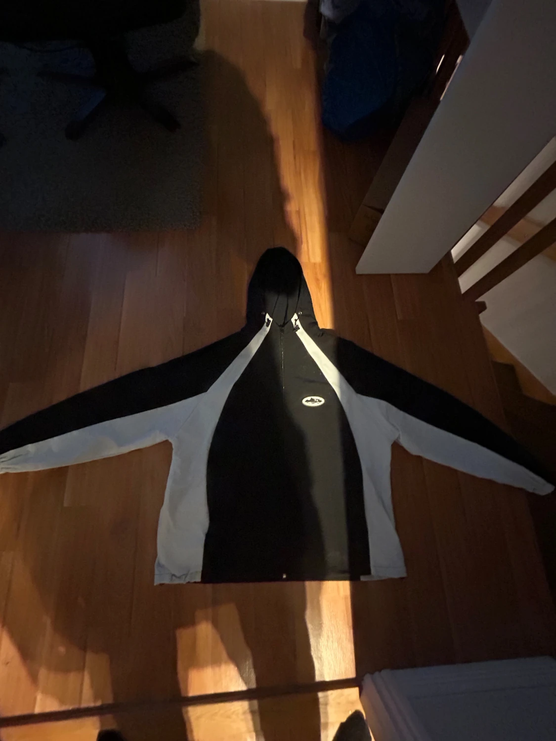 Svart och vit vindjacka Cortez Guerillaz