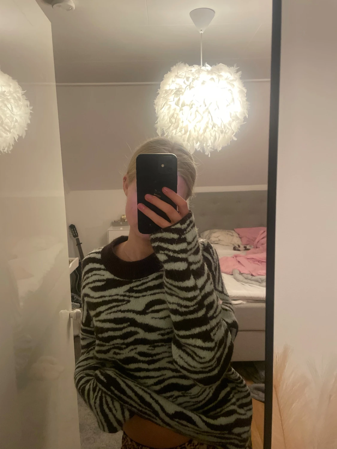 Zebramönstrad stickad tröja - 1