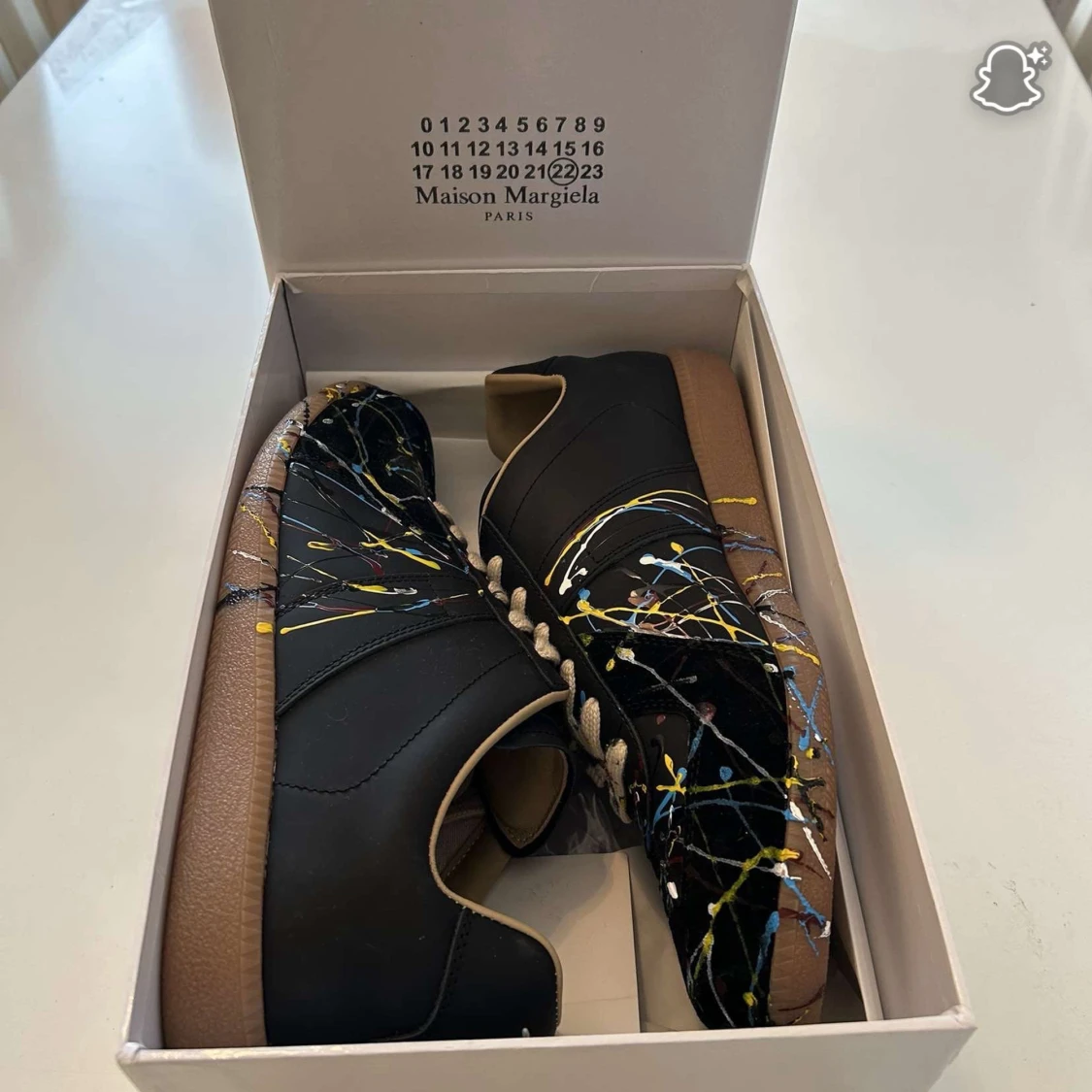 Maison Margiela sneakers med färgstänk