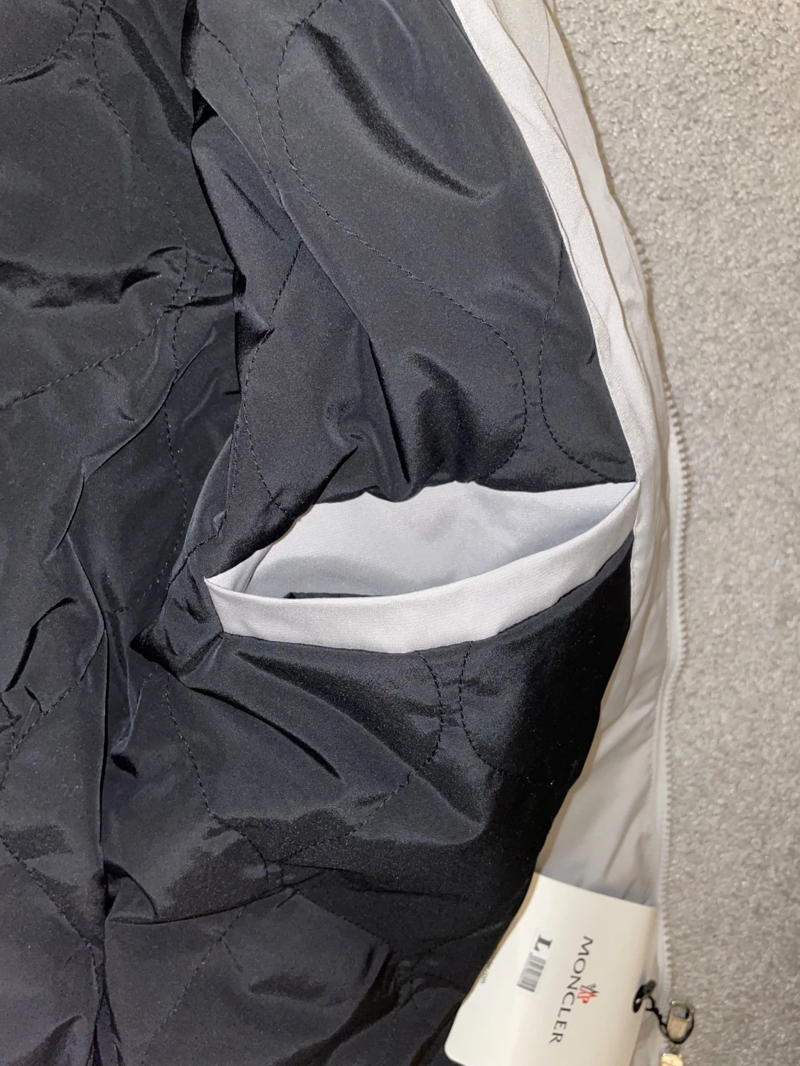 Grå Moncler vindjacka med huva - 4