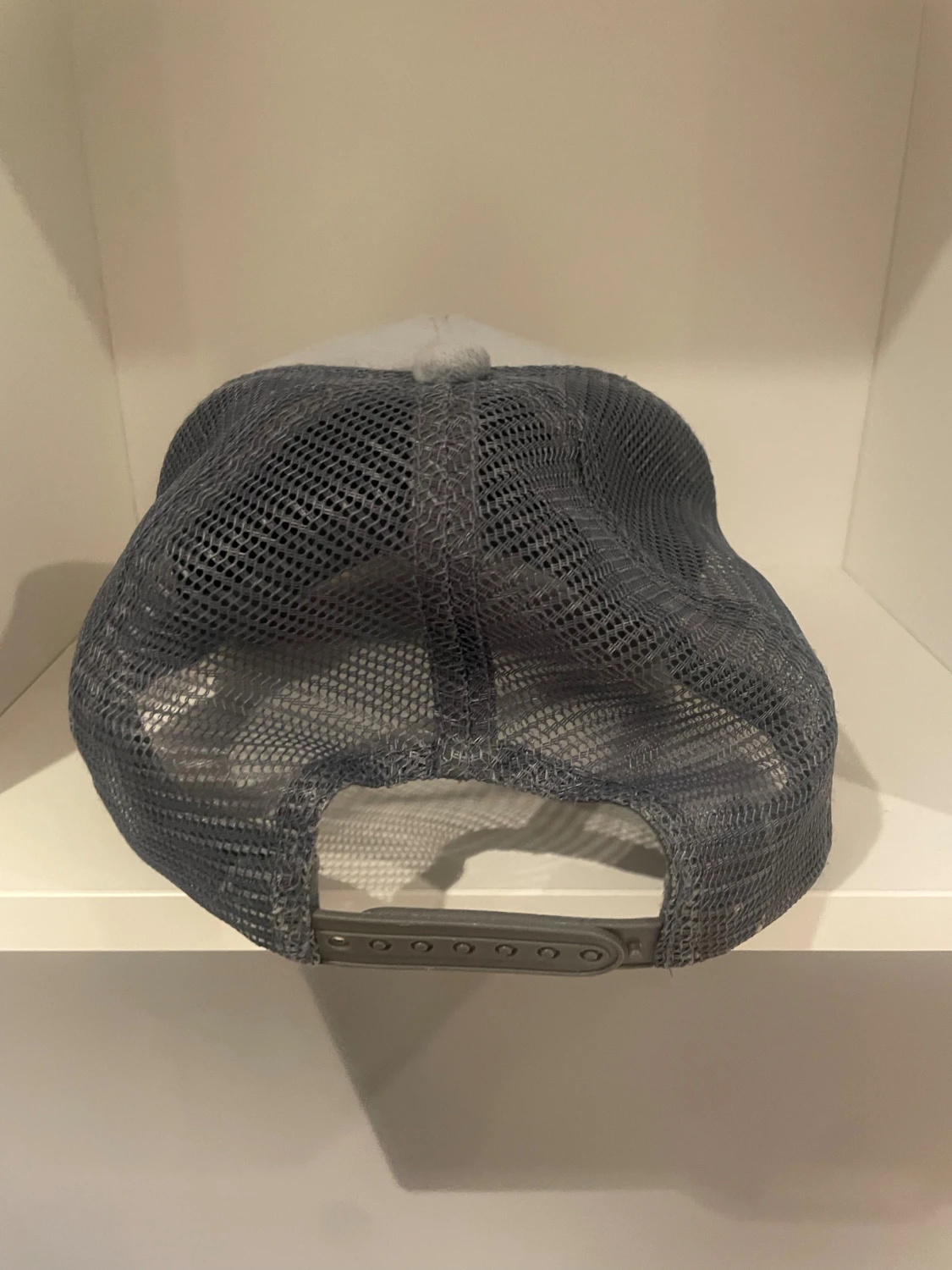 Grå truckerkeps från Revenite - 2