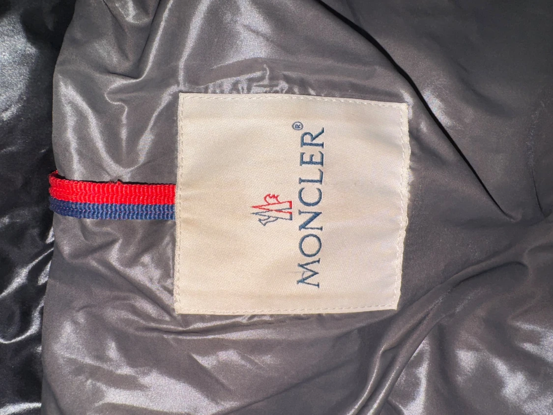 Svart Moncler pufferjacka  - 3