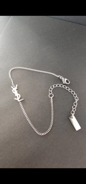 Armband  - Snyggt armbandIrostfrittstål.