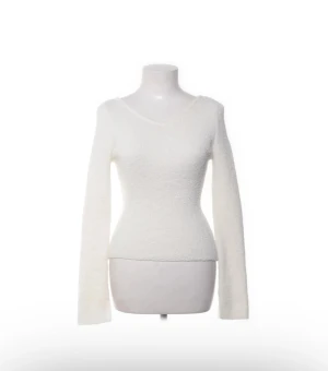  Stickad tröja H&M - Jätte fin stickad tröja! Passar perfekt nu till vintern. Som ny! 