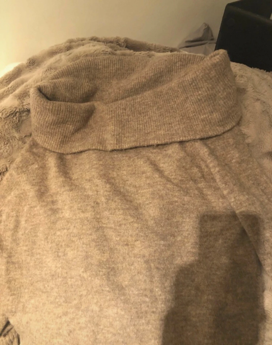 Beige polotröja från H&M  - 2