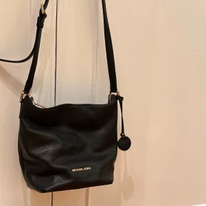 Michael Kors - Äkta använd 2 gånger kanske passar någon annan bättre 