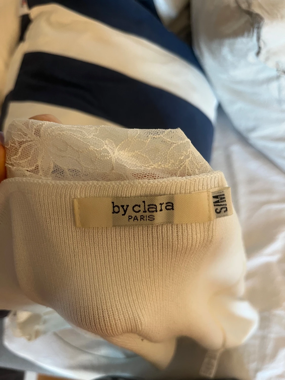 Vit blus med spets  - 2