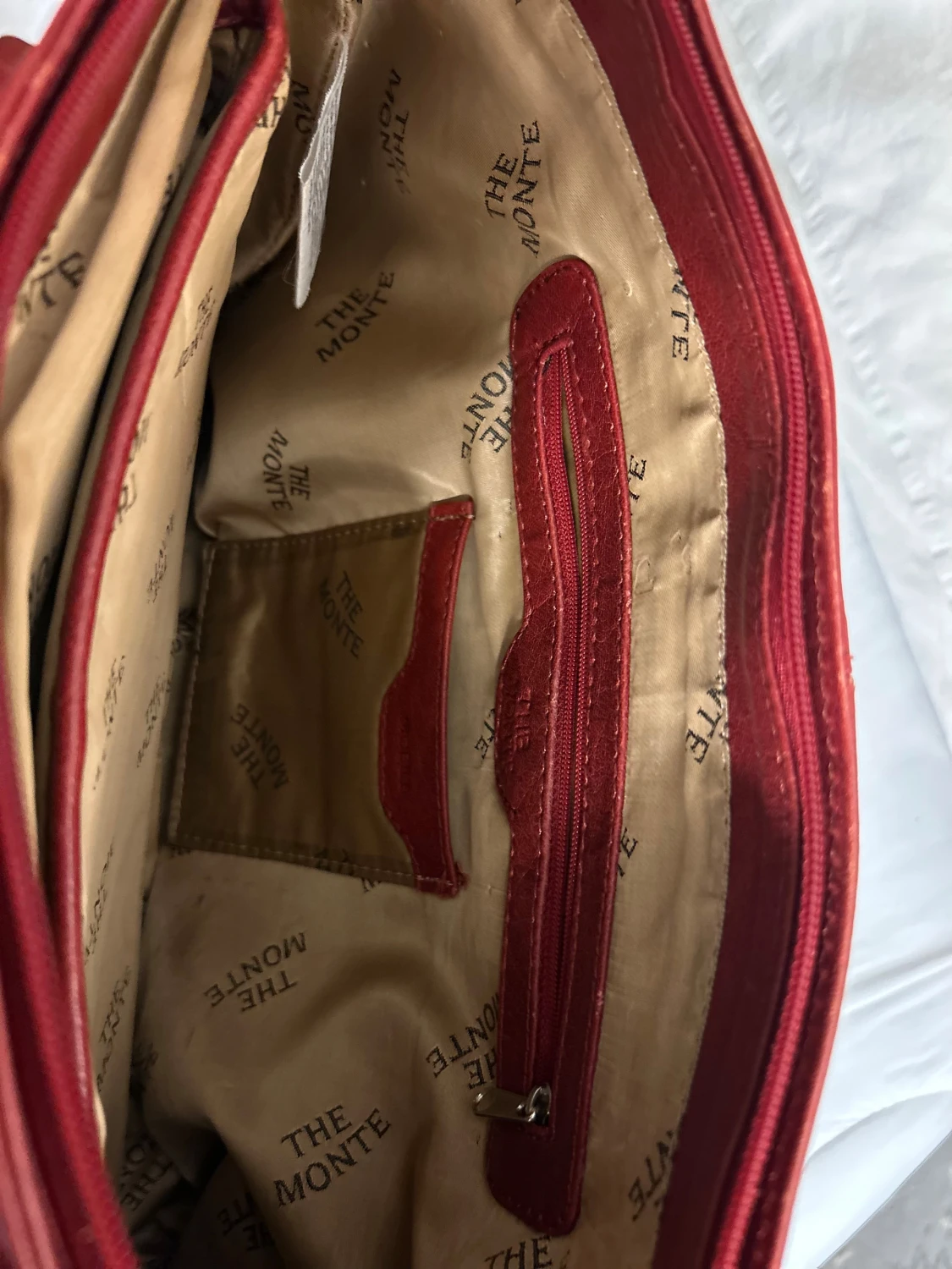 Röd axelväska från The Monte i skinn - 4