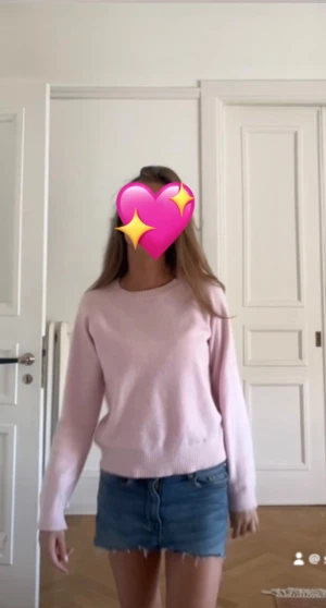 Rosa stickad tröja från Lindex - Säljer min stickade tröja från Lindex. Köpte för 299kr men säljer för 199. Priset kan så klart diskuteras.