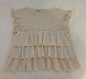 Supersöt zara topp - Supersöt Zara topp 🤍 storlek l men passar en s 🤍