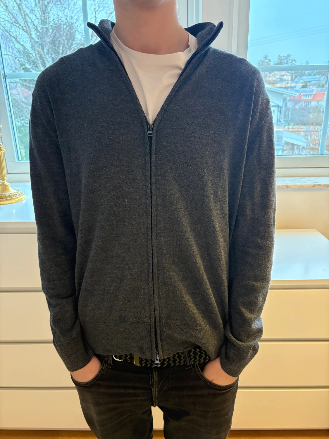 Grå merinoull kofta från These Glory Days