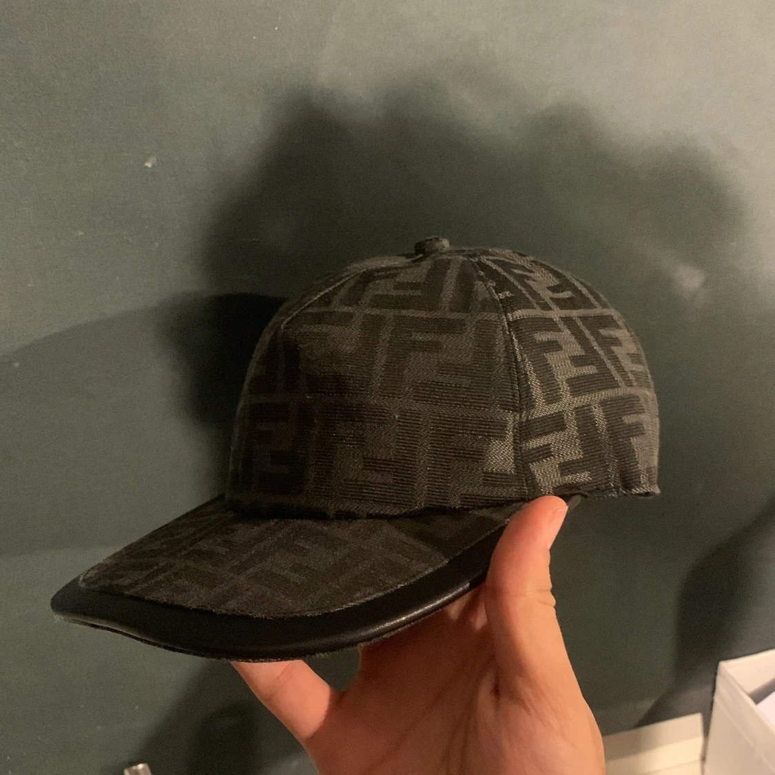  Fendi keps 
