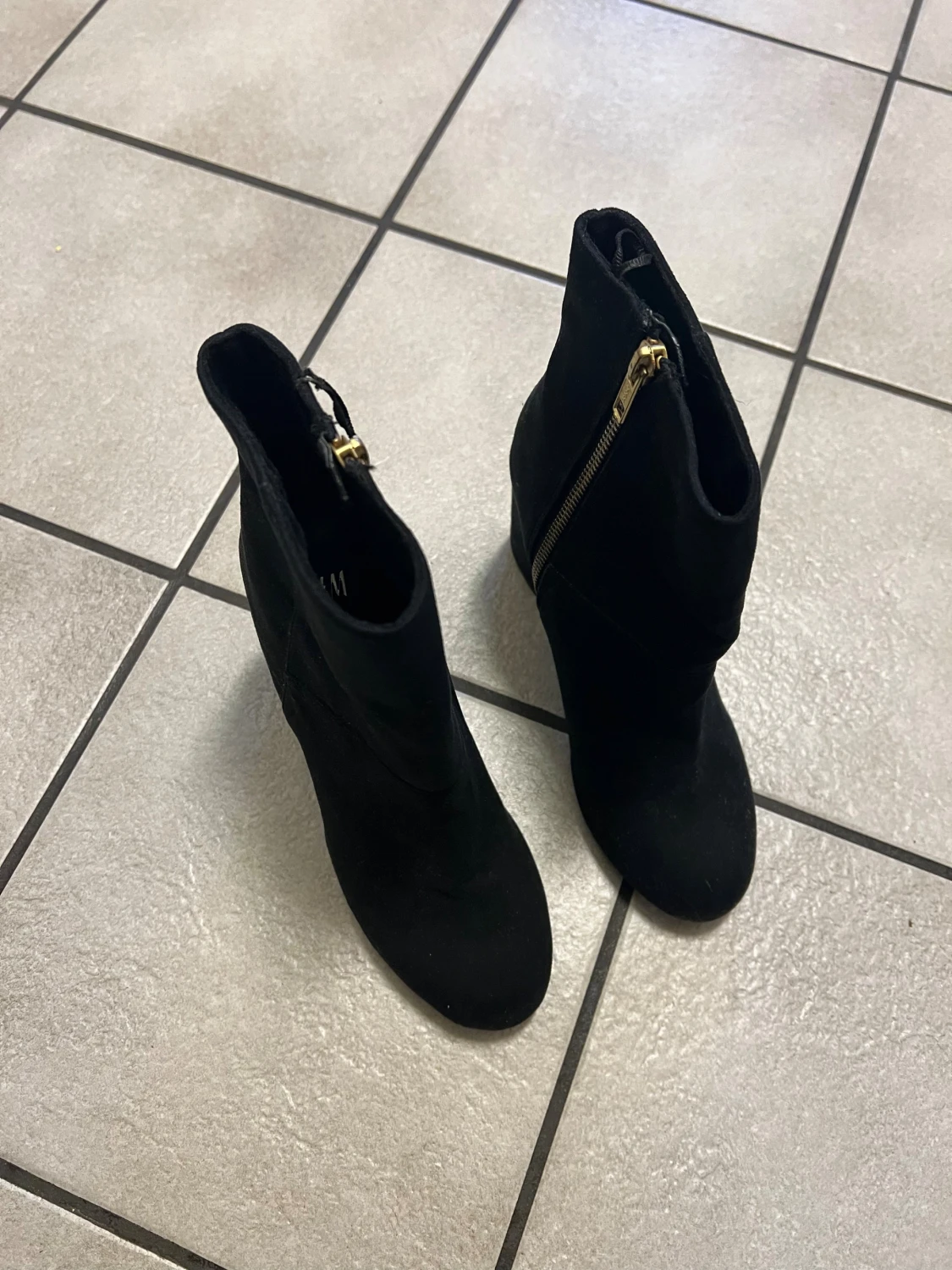 Svarta mocka boots med klack - 1