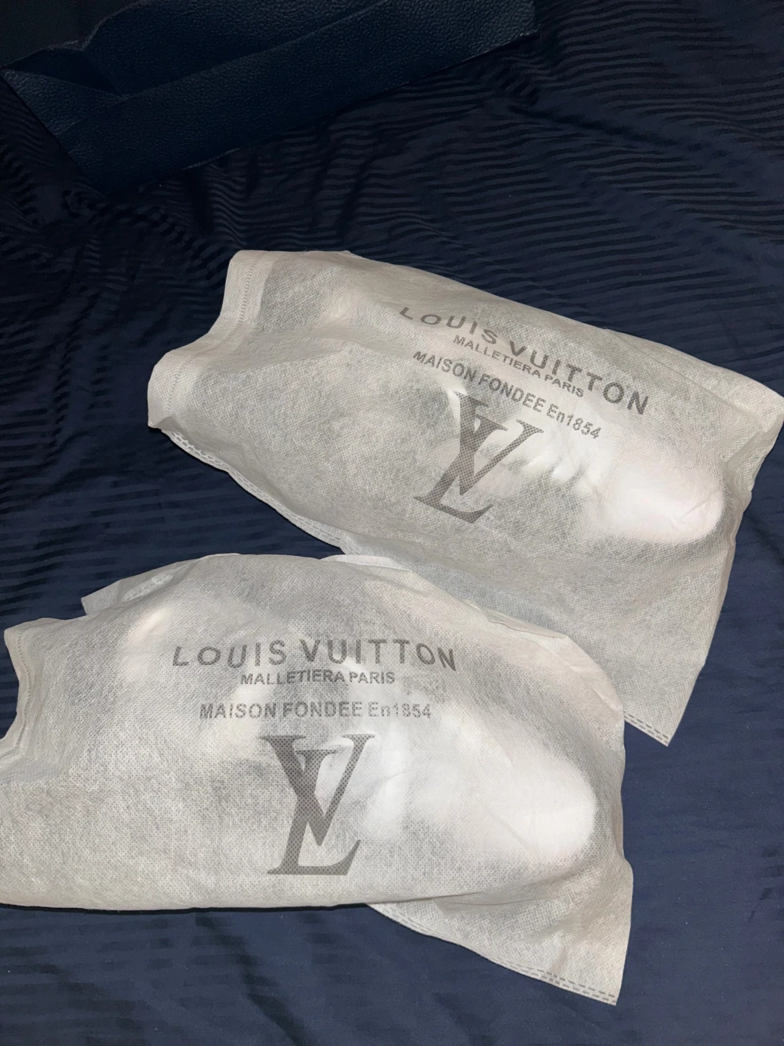 Louis Vuitton svartvita sneakers - 1