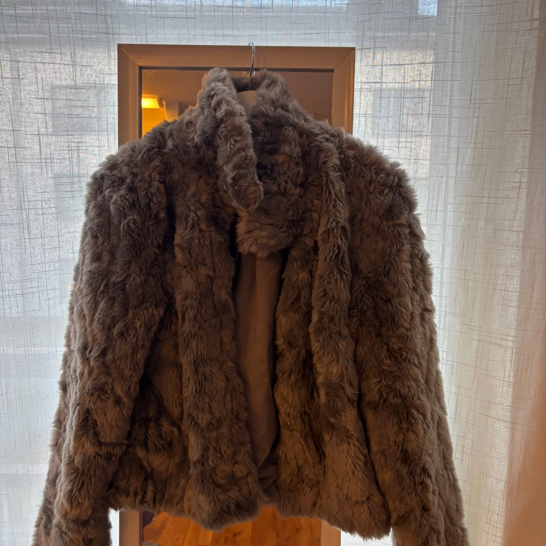 Grå fuskpälsjacka - 2